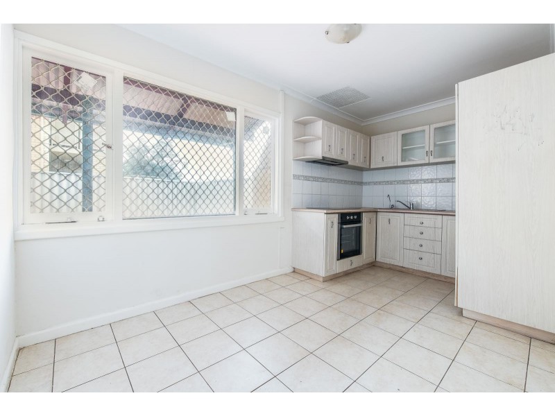 8 Railway Parade, Midland WA 6056