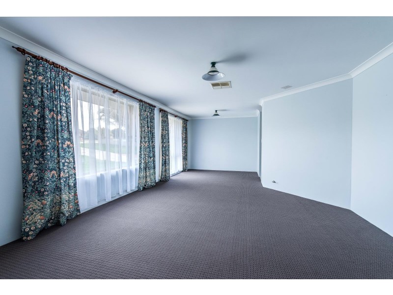 24 Azelia Street, Alexander Heights WA 6064