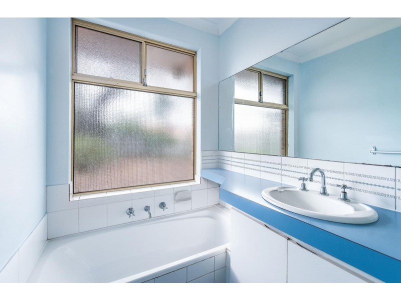 24 Azelia Street, Alexander Heights WA 6064