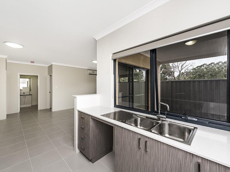 24/1 Balfour Road, Swan View WA 6056