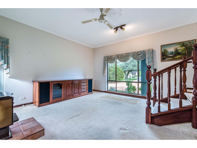 44 Beaconsfiield Street, St James WA 6102