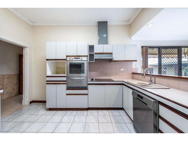 44 Beaconsfiield Street, St James WA 6102
