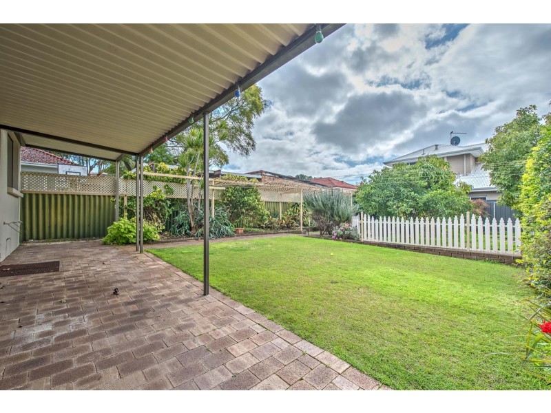 44 Beaconsfiield Street, St James WA 6102