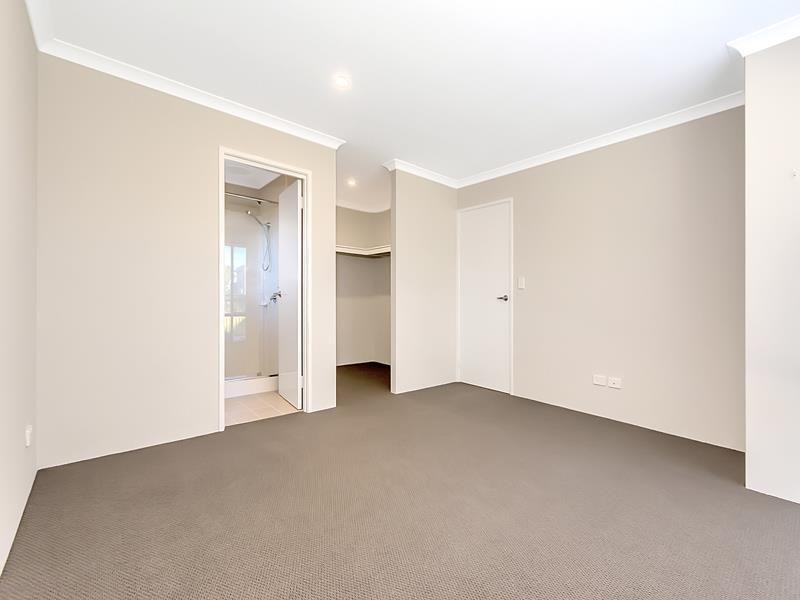 7 Carinthia Lane, Coogee WA 6166