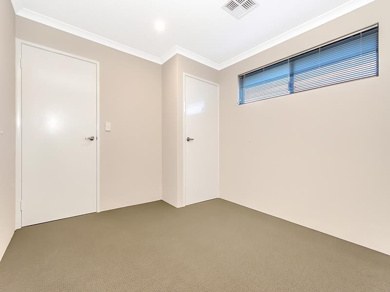 7 Carinthia Lane, Coogee WA 6166