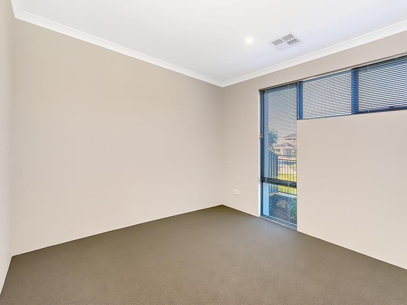 7 Carinthia Lane, Coogee WA 6166