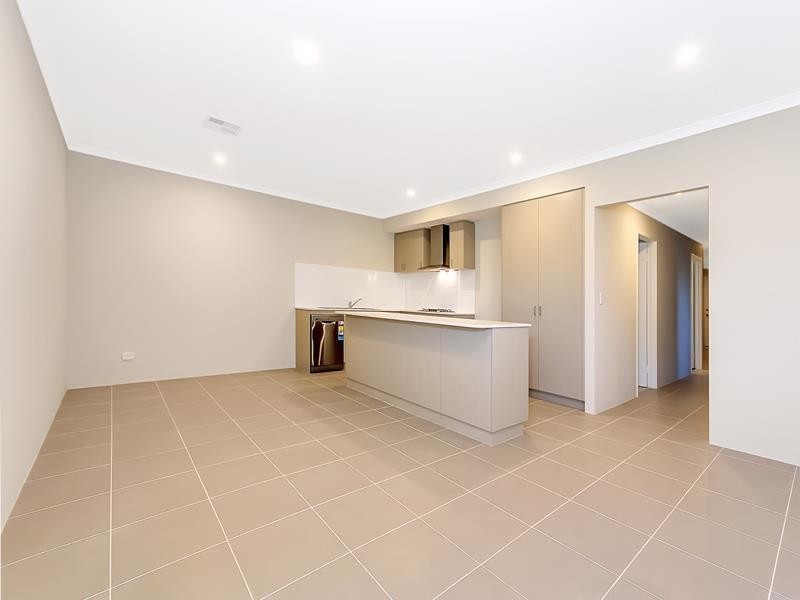 7 Carinthia Lane, Coogee WA 6166