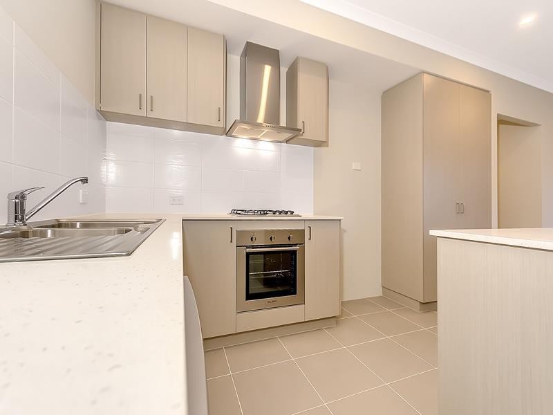7 Carinthia Lane, Coogee WA 6166