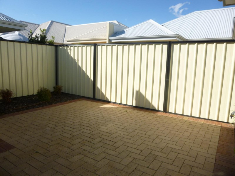 2 Tambelyn Street, Clarkson WA 6030