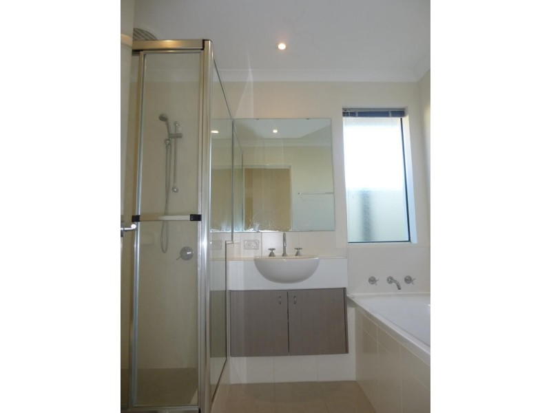 2 Tambelyn Street, Clarkson WA 6030