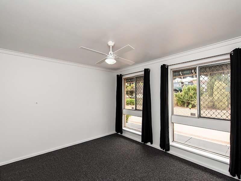 3 Burnham Way, Girrawheen WA 6064