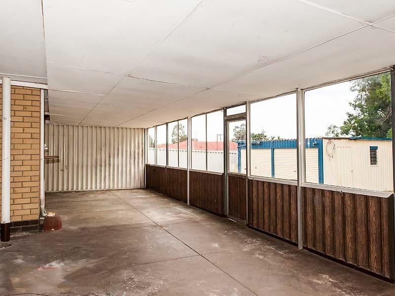 3 Burnham Way, Girrawheen WA 6064