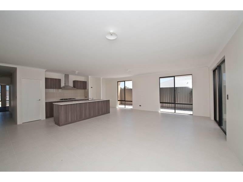 6 Balivanich Loop, Seville Grove WA 6112