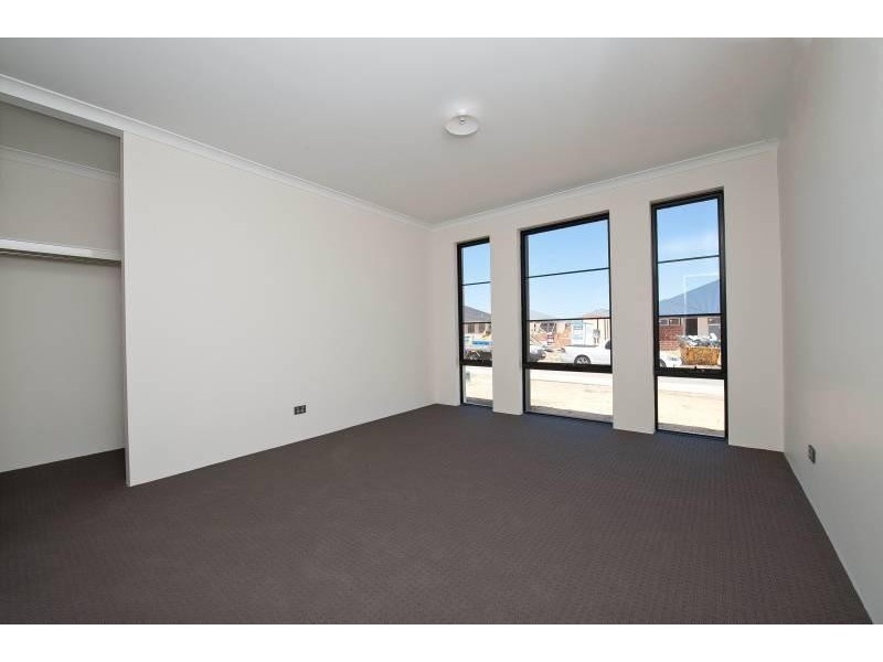 6 Balivanich Loop, Seville Grove WA 6112