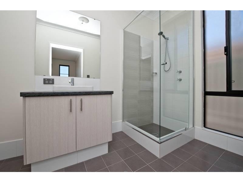 6 Balivanich Loop, Seville Grove WA 6112