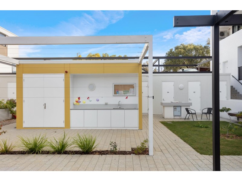 16/2 Beazley Way, White Gum Valley WA 6162