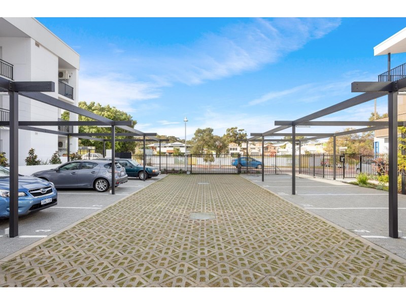 16/2 Beazley Way, White Gum Valley WA 6162