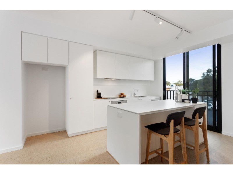 15/2 Beazley Way, White Gum Valley WA 6162