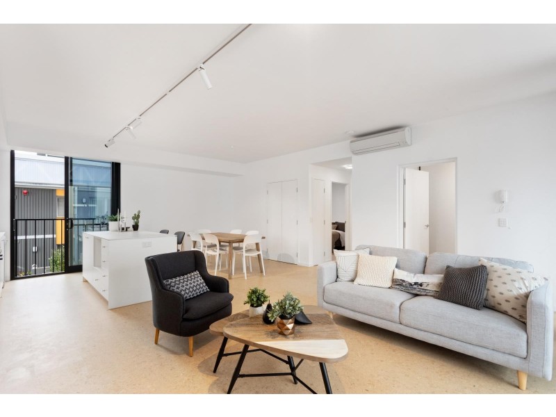 15/2 Beazley Way, White Gum Valley WA 6162