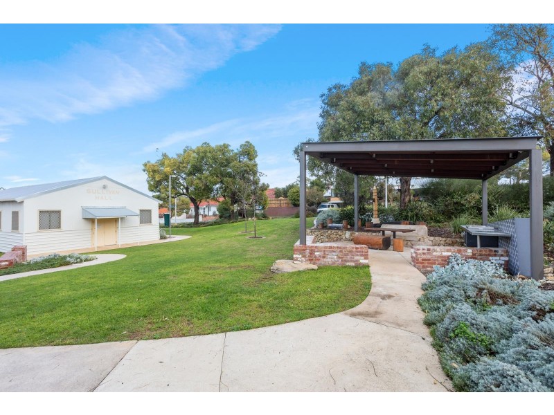 15/2 Beazley Way, White Gum Valley WA 6162