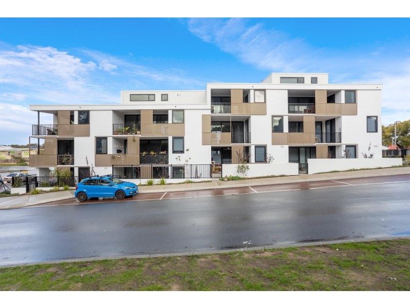 15/2 Beazley Way, White Gum Valley WA 6162