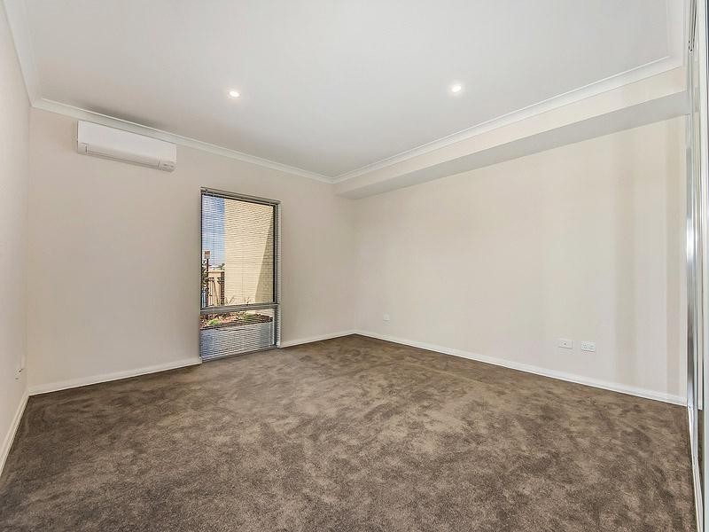 2/4 Burnley Way, Butler WA 6036