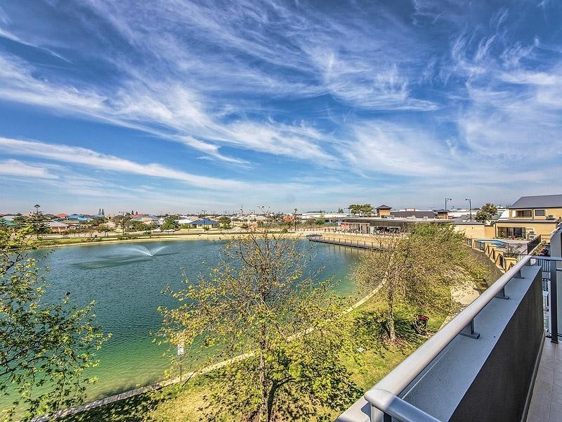 2/4 Burnley Way, Butler WA 6036