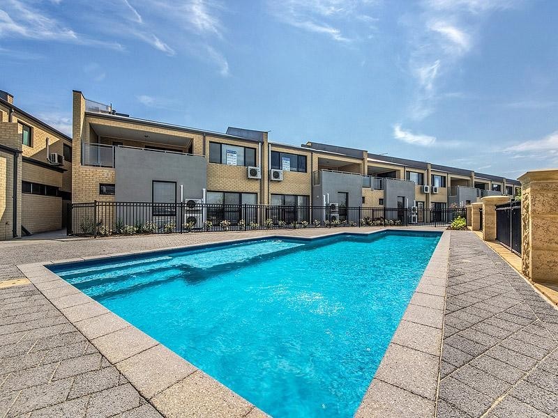 2/4 Burnley Way, Butler WA 6036