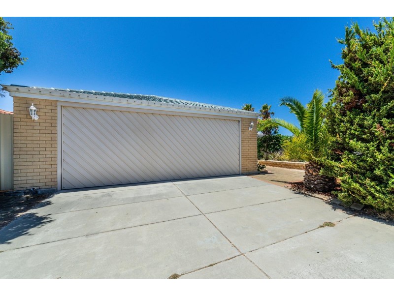 18 Arthurs Vale, Quinns Rocks WA 6030