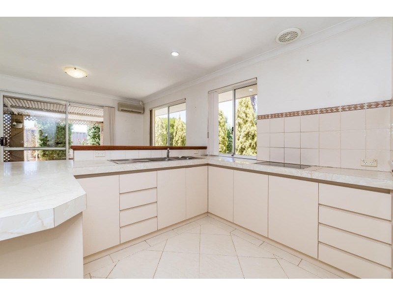 18 Arthurs Vale, Quinns Rocks WA 6030