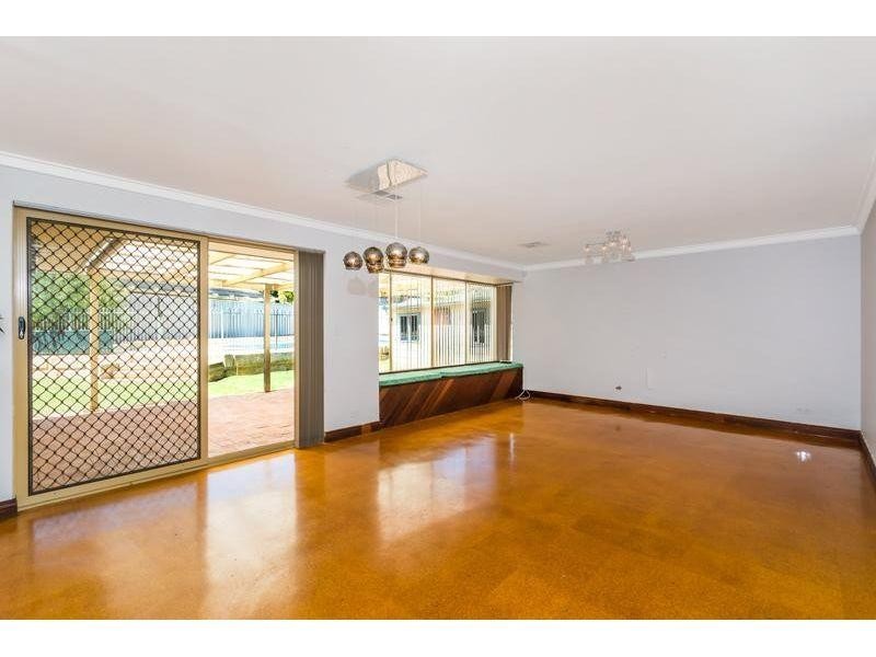 11 Emile Court, North Lake WA 6163