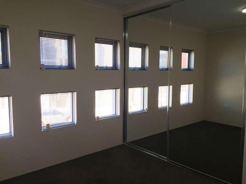 17/1 Urban Lane, Ellenbrook WA 6069