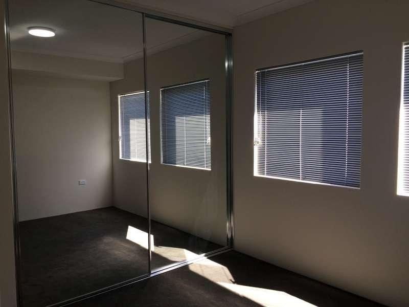 17/1 Urban Lane, Ellenbrook WA 6069