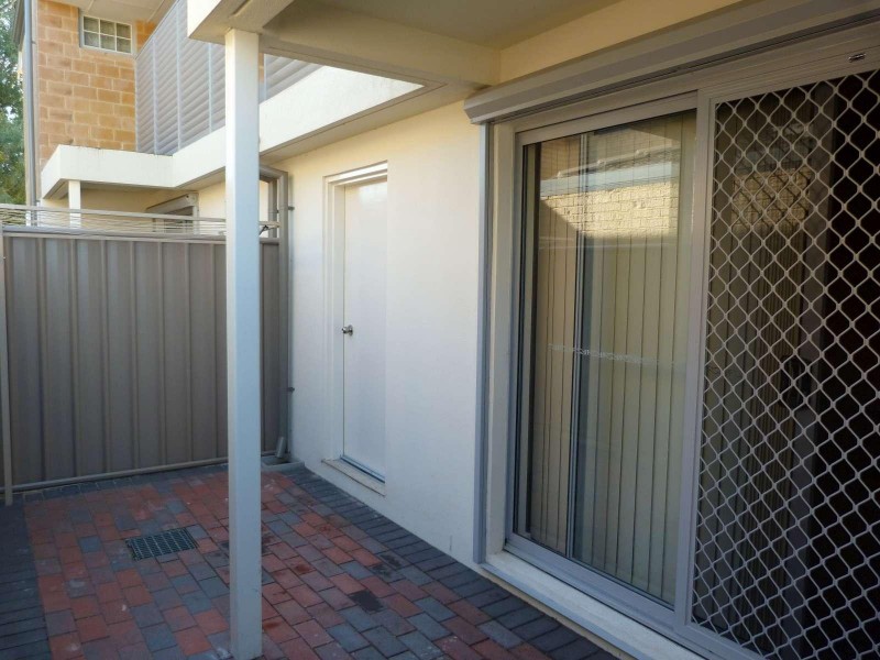 9/329 Sevenoaks Street, Cannington WA 6107