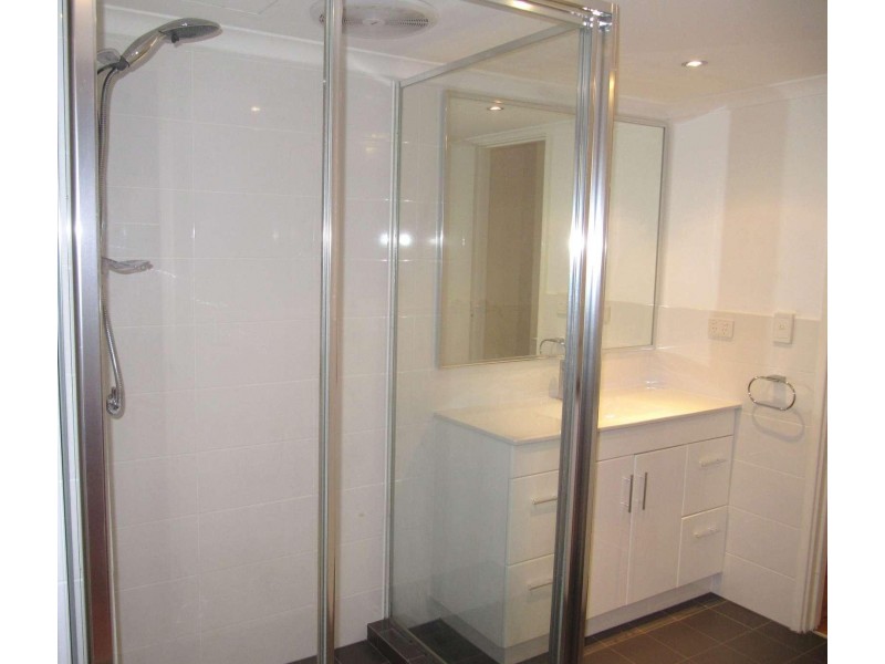 14/2 Pinewood Avenue, Kardinya WA 6163