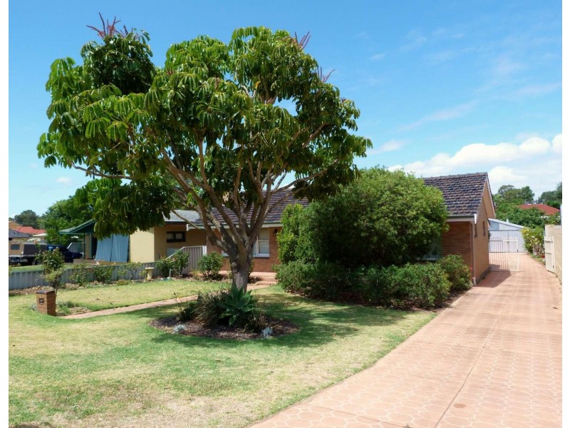 26 Frederick Road, Hamilton Hill WA 6163