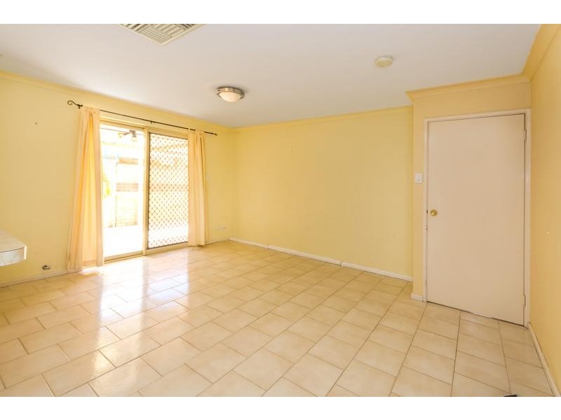 14 Chamberlain Road, Rivervale WA 6103