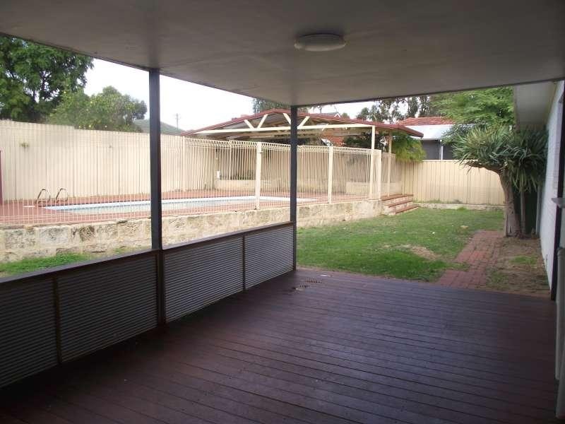 4 Paulina Way, Coolbellup WA 6163