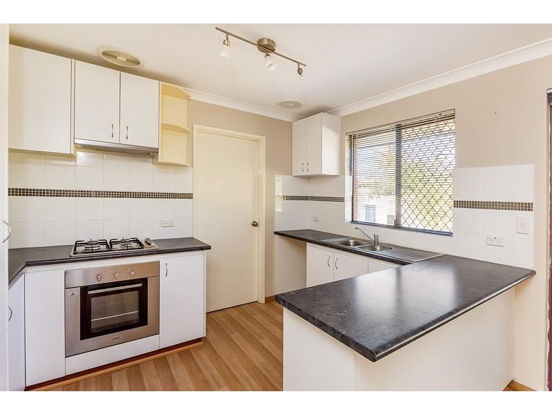 16 Grimrey Road, Lockridge WA 6054