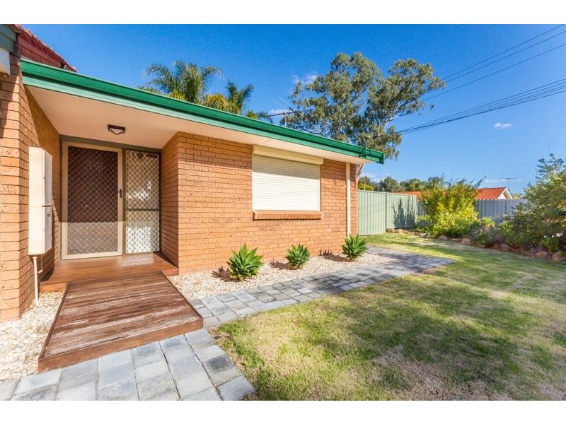 16 Grimrey Road, Lockridge WA 6054