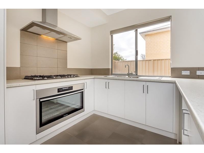 2/6 Cemy Place, Kewdale WA 6105