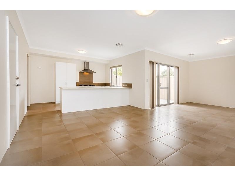 2/6 Cemy Place, Kewdale WA 6105