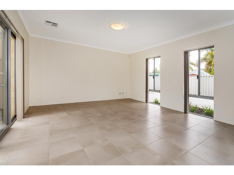 2/6 Cemy Place, Kewdale WA 6105