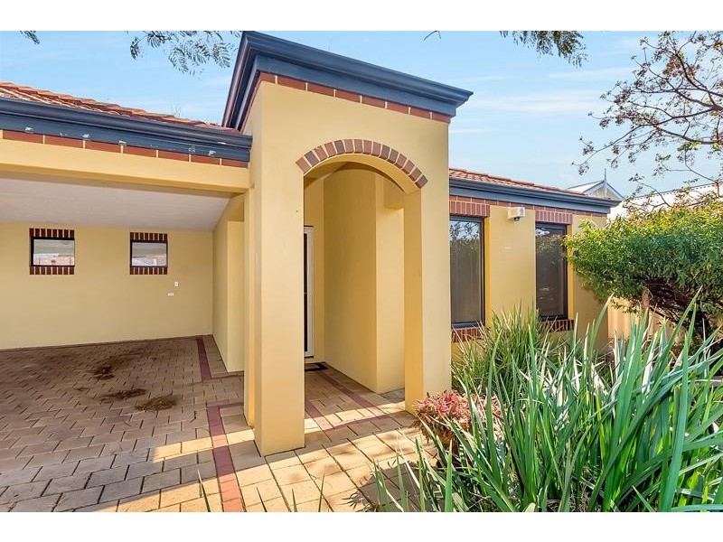 15 Grantham Place, Carlisle WA 6101