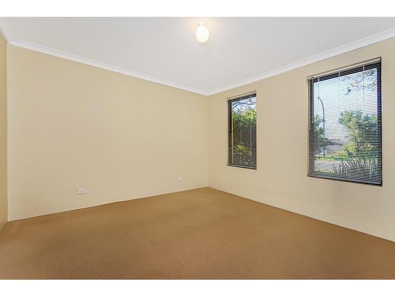 15 Grantham Place, Carlisle WA 6101