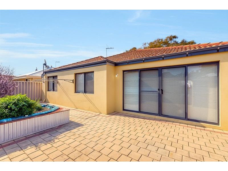 15 Grantham Place, Carlisle WA 6101