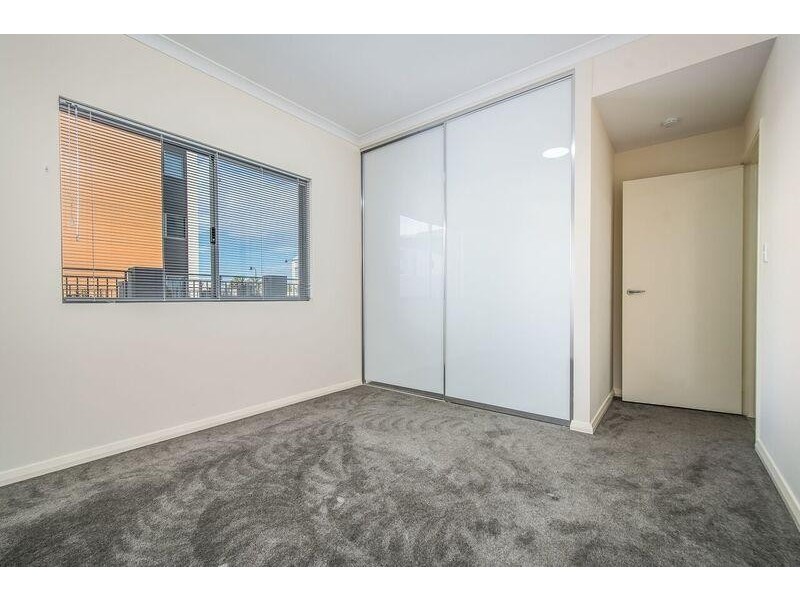 1/3 Villa Pass, Ellenbrook WA 6069