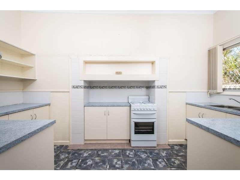 18 Clarke Street, East Cannington WA 6107