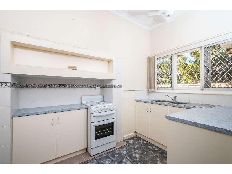 18 Clarke Street, East Cannington WA 6107