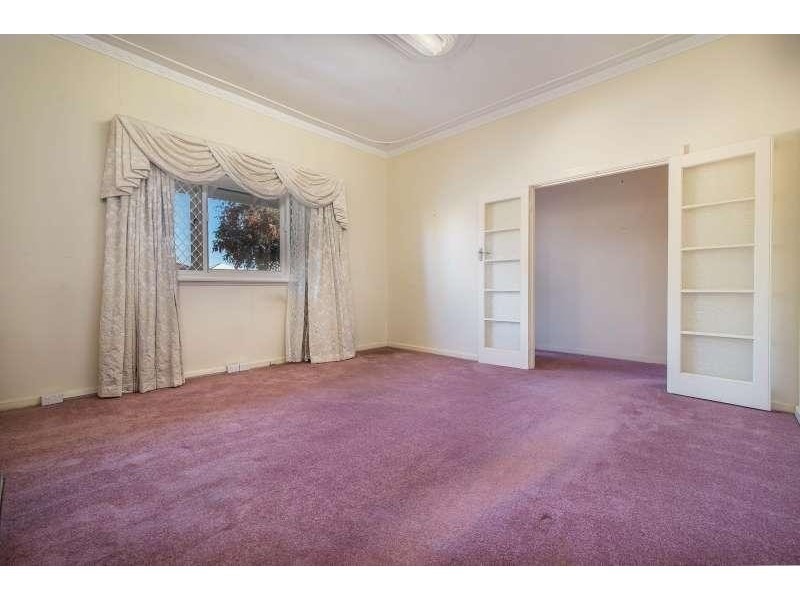 18 Clarke Street, East Cannington WA 6107